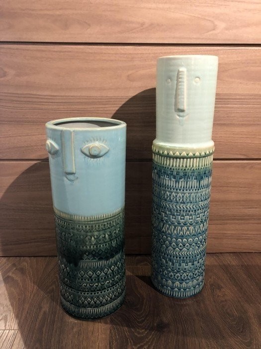 Vaso Produzione Artigianale vasi azzurri e verdi con facce