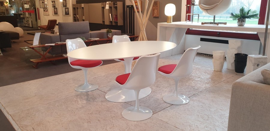 Tavolo ovale Sigerico TULIP collezione Eero Saarinen 180x110 H 72 a Milano  - Sconto 33%