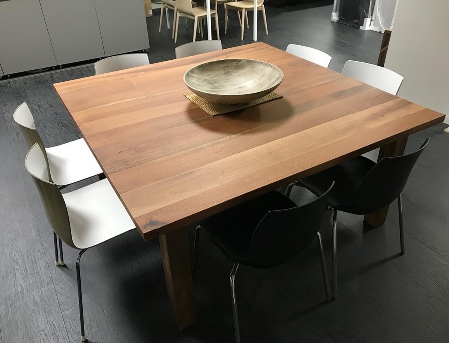 Tavolo quadrato Produzione Artigianale Noce a Sondrio - Sconto 30%