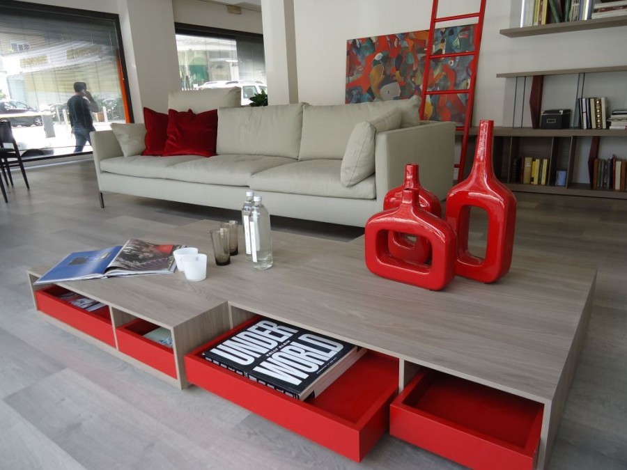 Tavolino quadrato Novamobili Tavolino Seven con cassetti rossi
