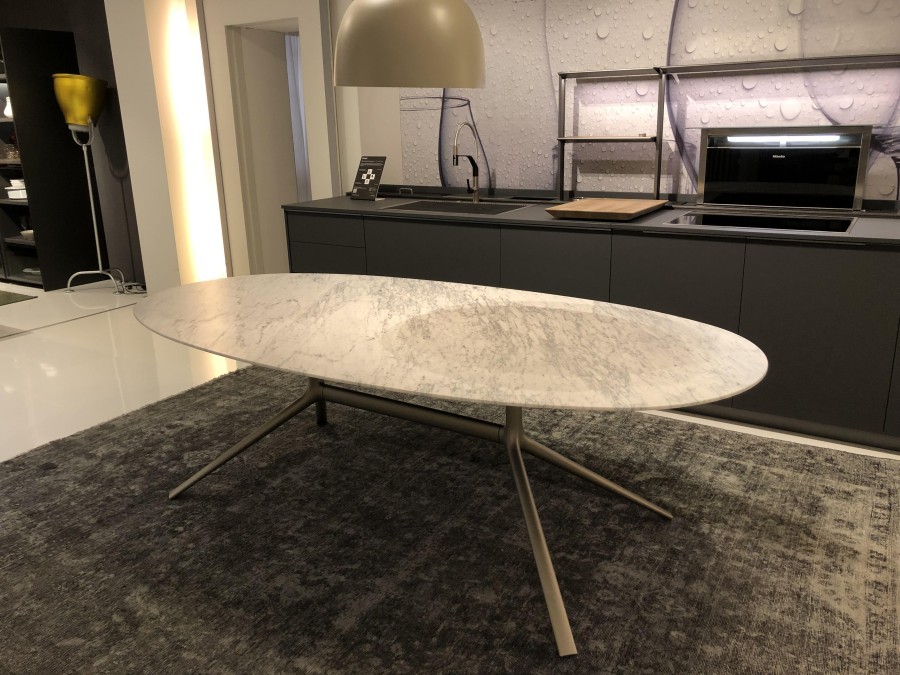 Tavolo ovale Poliform Mondrian
