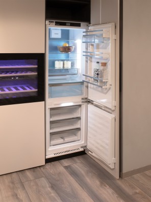 Dettaglio del frigorifero combinato a incasso
