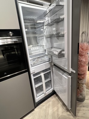 dettaglio frigorifero-congelatore