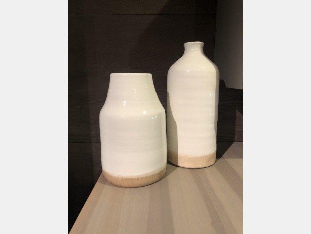 Vaso Produzione Artigianale vasi bianchi con base color sabbia