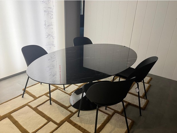Tavolo ovale Alivar Saarinen
