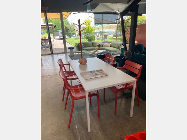 Gruppi tavoli e sedute Outdoor Pedrali Tavolo Fabbrico + Poltroncine Souvenir 555